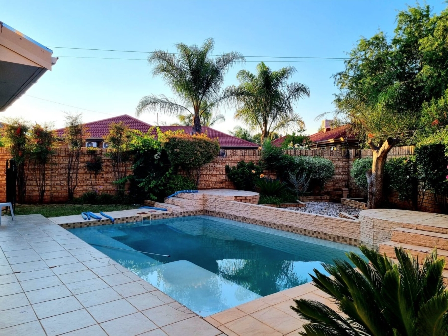 3 Bedroom Property for Sale in Hillcrest Northern Cape